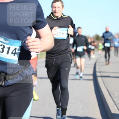 06.04.2025 - 44. Internationalen Wilhelmsburger Insellauf Jannik Wohlers http://msf.ph/oto/7614023 06.04.2025 09:30:34 Laufen 2, 4314, 3365 meine-sportfotos.de
