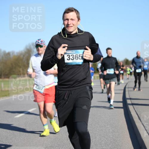 06.04.2025 - 44. Internationalen Wilhelmsburger Insellauf Jannik Wohlers http://msf.ph/oto/7614032 06.04.2025 09:30:35 Laufen 4387, 3365, 3816 meine-sportfotos.de