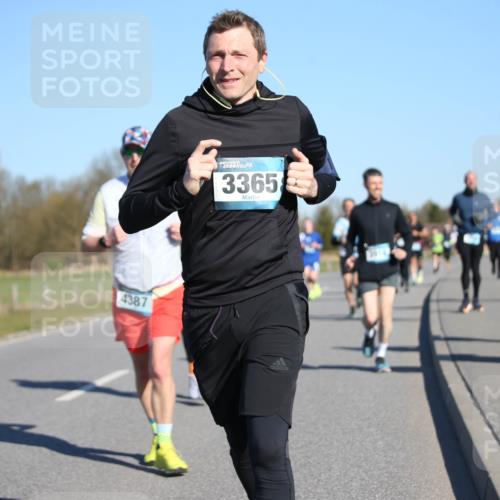 06.04.2025 - 44. Internationalen Wilhelmsburger Insellauf Jannik Wohlers http://msf.ph/oto/7614035 06.04.2025 09:30:35 Laufen 4387, 3365, 36, 1 meine-sportfotos.de