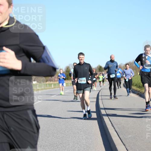 06.04.2025 - 44. Internationalen Wilhelmsburger Insellauf Jannik Wohlers http://msf.ph/oto/7614042 06.04.2025 09:30:35 Laufen 33, 3916, 3013 meine-sportfotos.de