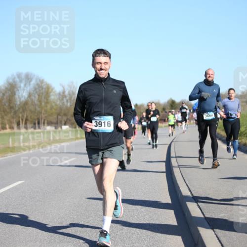 06.04.2025 - 44. Internationalen Wilhelmsburger Insellauf Jannik Wohlers http://msf.ph/oto/7614063 06.04.2025 09:30:37 Laufen 4237, 3916, 3668, 30 meine-sportfotos.de