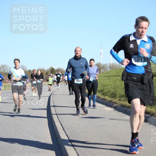 06.04.2025 - 44. Internationalen Wilhelmsburger Insellauf Jannik Wohlers http://msf.ph/oto/7614067 06.04.2025 09:30:38 Laufen 3916, 4554, 3668, 3013 meine-sportfotos.de