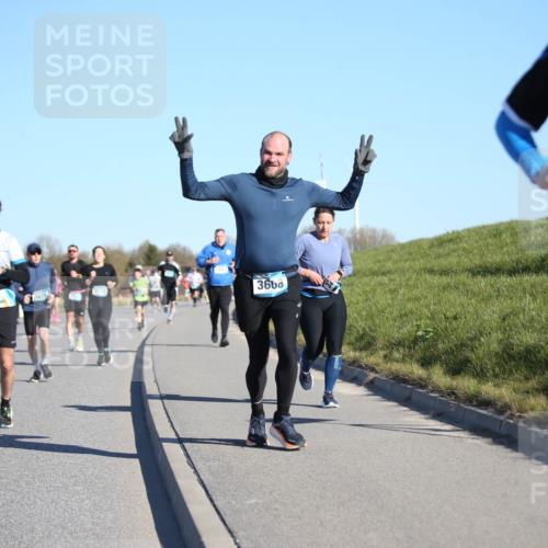 06.04.2025 - 44. Internationalen Wilhelmsburger Insellauf Jannik Wohlers http://msf.ph/oto/7614080 06.04.2025 09:30:38 Laufen 4554, 3668, 3013 meine-sportfotos.de