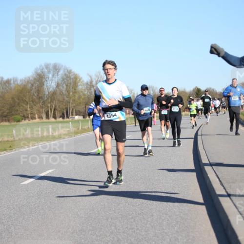 06.04.2025 - 44. Internationalen Wilhelmsburger Insellauf Jannik Wohlers http://msf.ph/oto/7614085 06.04.2025 09:30:39 Laufen 4554, 3743, 3158, 3047, 3668 meine-sportfotos.de