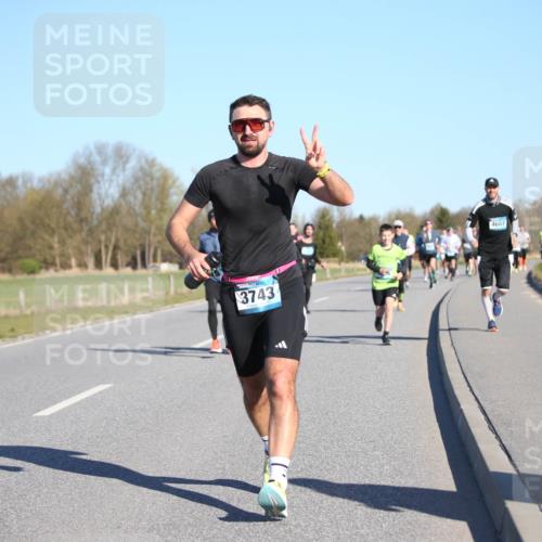06.04.2025 - 44. Internationalen Wilhelmsburger Insellauf Jannik Wohlers http://msf.ph/oto/7614137 06.04.2025 09:30:45 Laufen 3743, 4607 meine-sportfotos.de