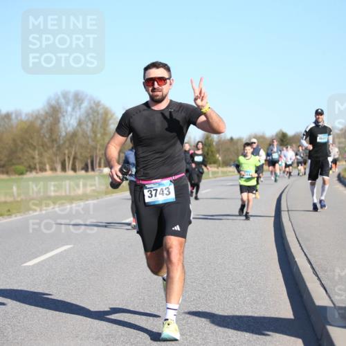 06.04.2025 - 44. Internationalen Wilhelmsburger Insellauf Jannik Wohlers http://msf.ph/oto/7614140 06.04.2025 09:30:45 Laufen 3743, 44, 4607 meine-sportfotos.de
