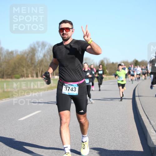 06.04.2025 - 44. Internationalen Wilhelmsburger Insellauf Jannik Wohlers http://msf.ph/oto/7614147 06.04.2025 09:30:45 Laufen 3743, 1844, 4607 meine-sportfotos.de