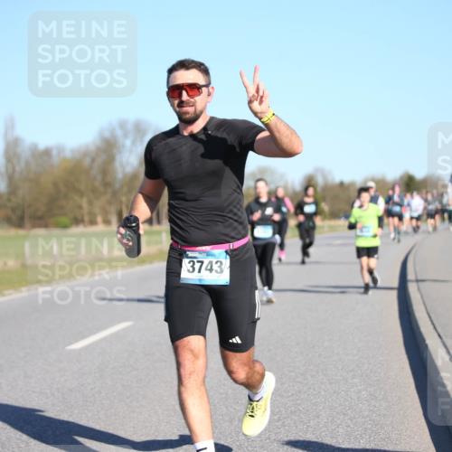 06.04.2025 - 44. Internationalen Wilhelmsburger Insellauf Jannik Wohlers http://msf.ph/oto/7614149 06.04.2025 09:30:46 Laufen 3743 meine-sportfotos.de