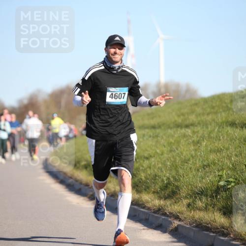 06.04.2025 - 44. Internationalen Wilhelmsburger Insellauf Jannik Wohlers http://msf.ph/oto/7614162 06.04.2025 09:30:47 Laufen 4607 meine-sportfotos.de