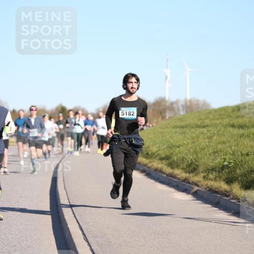 06.04.2025 - 44. Internationalen Wilhelmsburger Insellauf Jannik Wohlers http://msf.ph/oto/7614217 06.04.2025 09:30:52 Laufen 3043, 5182 meine-sportfotos.de