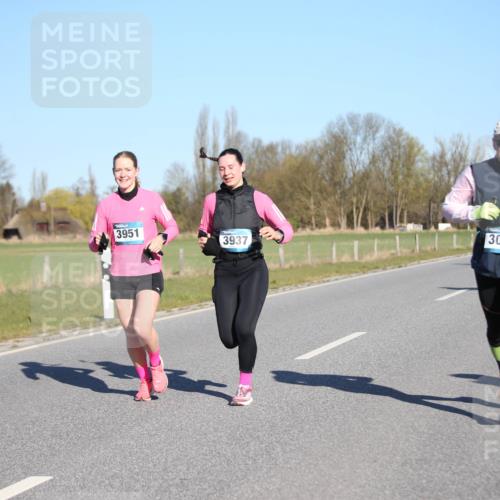 06.04.2025 - 44. Internationalen Wilhelmsburger Insellauf Jannik Wohlers http://msf.ph/oto/7614232 06.04.2025 09:30:53 Laufen 3951, 3937, 3043, 4566, 4565 meine-sportfotos.de