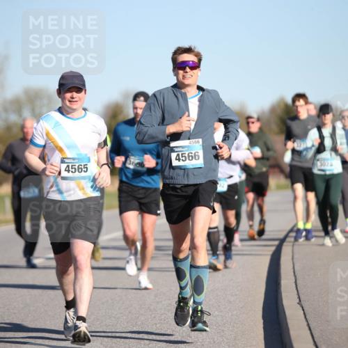 06.04.2025 - 44. Internationalen Wilhelmsburger Insellauf Jannik Wohlers http://msf.ph/oto/7614245 06.04.2025 09:30:55 Laufen 7768, 4565, 3620, 4566, 4566, 3026 meine-sportfotos.de