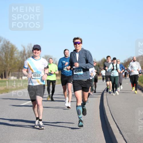 06.04.2025 - 44. Internationalen Wilhelmsburger Insellauf Jannik Wohlers http://msf.ph/oto/7614269 06.04.2025 09:30:56 Laufen 4565, 36, 4566, 3029 meine-sportfotos.de