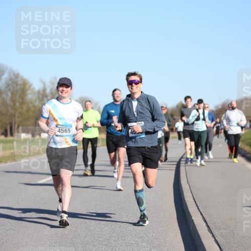 06.04.2025 - 44. Internationalen Wilhelmsburger Insellauf Jannik Wohlers http://msf.ph/oto/7614271 06.04.2025 09:30:56 Laufen 4566, 4565, 3024 meine-sportfotos.de