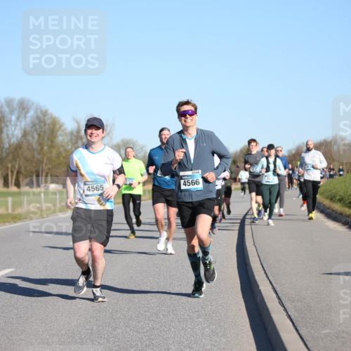 06.04.2025 - 44. Internationalen Wilhelmsburger Insellauf Jannik Wohlers http://msf.ph/oto/7614277 06.04.2025 09:30:57 Laufen 4565, 756, 4566, 4566, 3028 meine-sportfotos.de