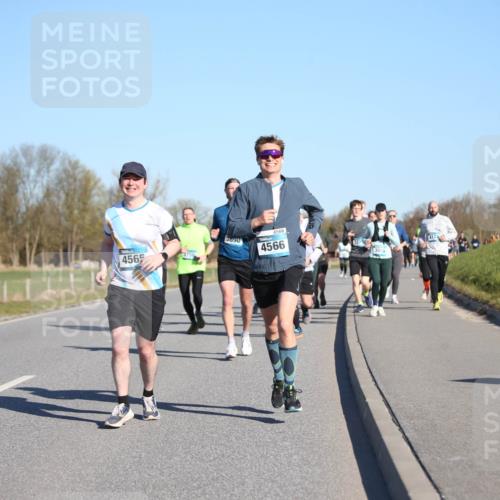 06.04.2025 - 44. Internationalen Wilhelmsburger Insellauf Jannik Wohlers http://msf.ph/oto/7614281 06.04.2025 09:30:57 Laufen 3690, 4566, 3020, 4565, 3756, 4172 meine-sportfotos.de
