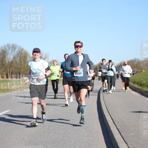 06.04.2025 - 44. Internationalen Wilhelmsburger Insellauf Jannik Wohlers http://msf.ph/oto/7614284 06.04.2025 09:30:57 Laufen 4565, 3756, 566, 4566, 3279 meine-sportfotos.de