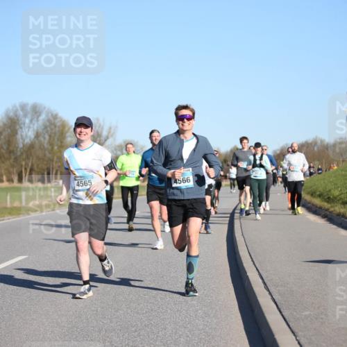 06.04.2025 - 44. Internationalen Wilhelmsburger Insellauf Jannik Wohlers http://msf.ph/oto/7614287 06.04.2025 09:30:57 Laufen 4565, 756, 1566, 4566, 3024 meine-sportfotos.de