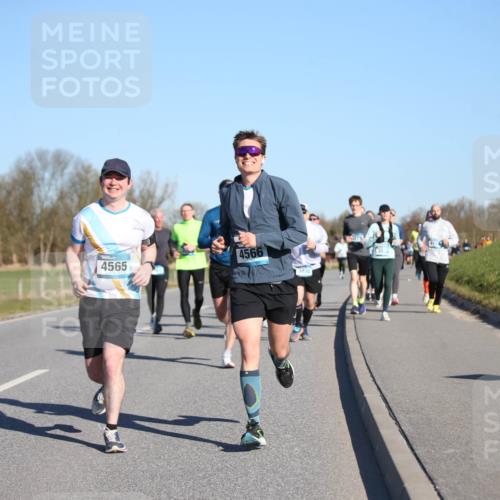 06.04.2025 - 44. Internationalen Wilhelmsburger Insellauf Jannik Wohlers http://msf.ph/oto/7614299 06.04.2025 09:30:57 Laufen 4565, 4566, 3892, 3028 meine-sportfotos.de