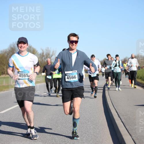 06.04.2025 - 44. Internationalen Wilhelmsburger Insellauf Jannik Wohlers http://msf.ph/oto/7614307 06.04.2025 09:30:58 Laufen 4565, 4566, 4566, 3892, 3020 meine-sportfotos.de
