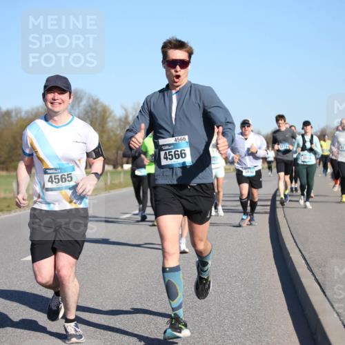 06.04.2025 - 44. Internationalen Wilhelmsburger Insellauf Jannik Wohlers http://msf.ph/oto/7614314 06.04.2025 09:30:58 Laufen 4565, 4566, 4566, 207, 3892, 3279, 3028 meine-sportfotos.de