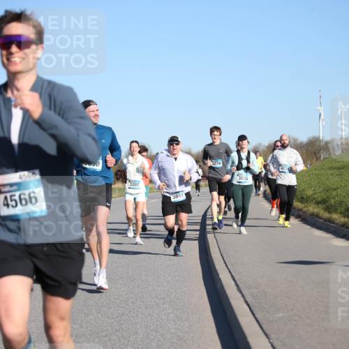 06.04.2025 - 44. Internationalen Wilhelmsburger Insellauf Jannik Wohlers http://msf.ph/oto/7614321 06.04.2025 09:30:59 Laufen 4566, 4566, 3207, 3892, 3279, 3028, 4172 meine-sportfotos.de