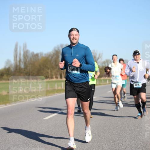 06.04.2025 - 44. Internationalen Wilhelmsburger Insellauf Jannik Wohlers http://msf.ph/oto/7614340 06.04.2025 09:31:00 Laufen 3690, 3207, 3892, 327, 3020 meine-sportfotos.de