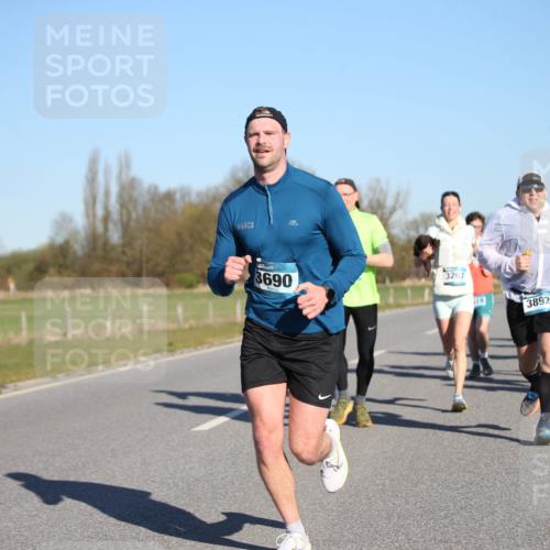 06.04.2025 - 44. Internationalen Wilhelmsburger Insellauf Jannik Wohlers http://msf.ph/oto/7614346 06.04.2025 09:31:00 Laufen 3690, 3207, 19, 3892, 327, 302 meine-sportfotos.de