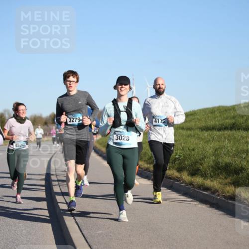 06.04.2025 - 44. Internationalen Wilhelmsburger Insellauf Jannik Wohlers http://msf.ph/oto/7614377 06.04.2025 09:31:01 Laufen 3892, 4520, 3279, 3028, 417 meine-sportfotos.de