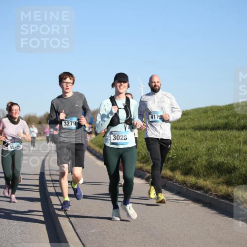 06.04.2025 - 44. Internationalen Wilhelmsburger Insellauf Jannik Wohlers http://msf.ph/oto/7614379 06.04.2025 09:31:02 Laufen 3892, 9, 4520, 3279, 3028, 4172 meine-sportfotos.de