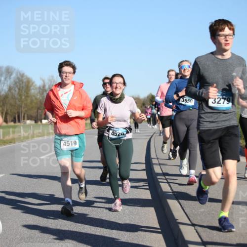 06.04.2025 - 44. Internationalen Wilhelmsburger Insellauf Jannik Wohlers http://msf.ph/oto/7614399 06.04.2025 09:31:03 Laufen 4519, 4520, 3950, 3279, 2945, 302 meine-sportfotos.de