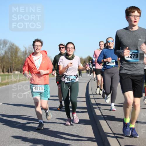 06.04.2025 - 44. Internationalen Wilhelmsburger Insellauf Jannik Wohlers http://msf.ph/oto/7614403 06.04.2025 09:31:03 Laufen 207, 4520, 4519, 3950, 5279, 3945, 3 meine-sportfotos.de