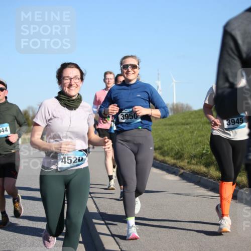 06.04.2025 - 44. Internationalen Wilhelmsburger Insellauf Jannik Wohlers http://msf.ph/oto/7614424 06.04.2025 09:31:04 Laufen 3044, 4520, 3950, 3945, 3279 meine-sportfotos.de