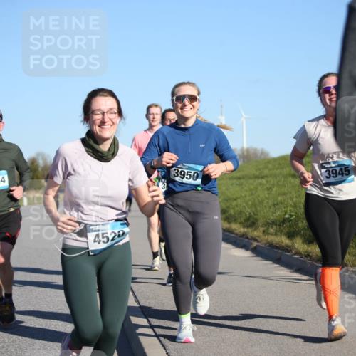 06.04.2025 - 44. Internationalen Wilhelmsburger Insellauf Jannik Wohlers http://msf.ph/oto/7614426 06.04.2025 09:31:04 Laufen 3044, 4520, 3950, 3945, 32 meine-sportfotos.de