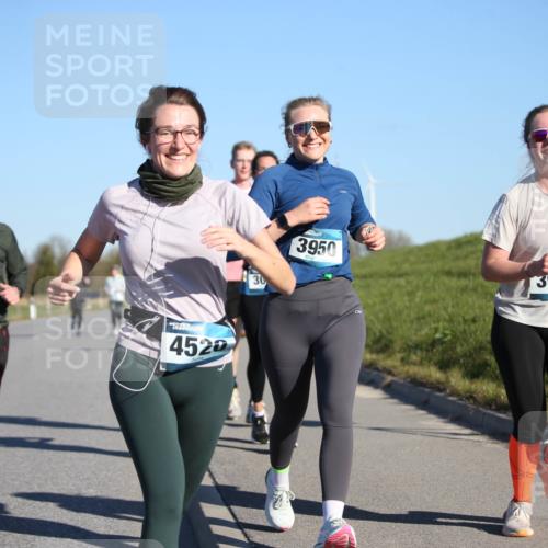 06.04.2025 - 44. Internationalen Wilhelmsburger Insellauf Jannik Wohlers http://msf.ph/oto/7614430 06.04.2025 09:31:04 Laufen 3044, 4520, 30, 3950, 3945 meine-sportfotos.de