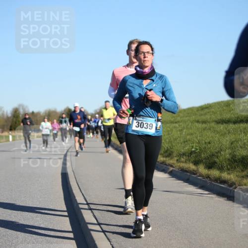 06.04.2025 - 44. Internationalen Wilhelmsburger Insellauf Jannik Wohlers http://msf.ph/oto/7614446 06.04.2025 09:31:05 Laufen 3039, 395 meine-sportfotos.de