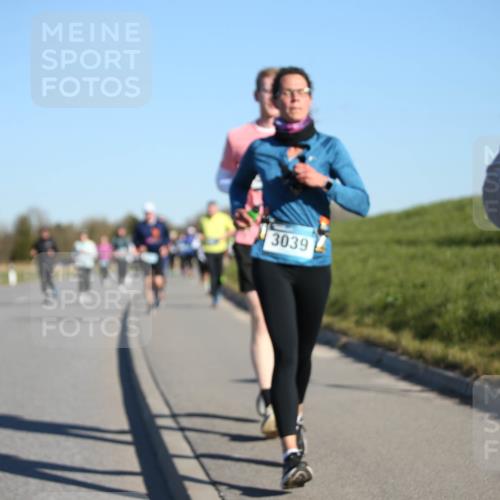 06.04.2025 - 44. Internationalen Wilhelmsburger Insellauf Jannik Wohlers http://msf.ph/oto/7614448 06.04.2025 09:31:05 Laufen 3039 meine-sportfotos.de