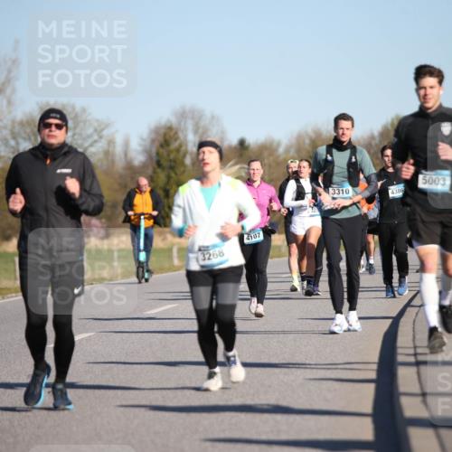 06.04.2025 - 44. Internationalen Wilhelmsburger Insellauf Jannik Wohlers http://msf.ph/oto/7614491 06.04.2025 09:31:10 Laufen 3268, 4107, 3310, 4386, 5003, 4185 meine-sportfotos.de