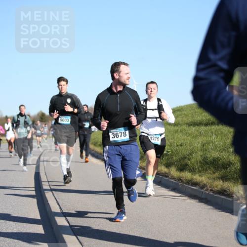 06.04.2025 - 44. Internationalen Wilhelmsburger Insellauf Jannik Wohlers http://msf.ph/oto/7614515 06.04.2025 09:31:13 Laufen 3268, 5003, 3678, 4270, 303 meine-sportfotos.de