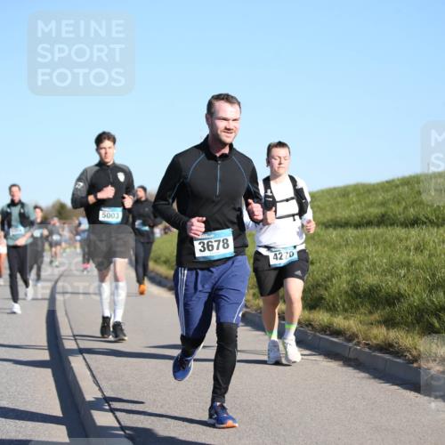 06.04.2025 - 44. Internationalen Wilhelmsburger Insellauf Jannik Wohlers http://msf.ph/oto/7614520 06.04.2025 09:31:13 Laufen 3268, 5003, 3678, 4270, 51 meine-sportfotos.de
