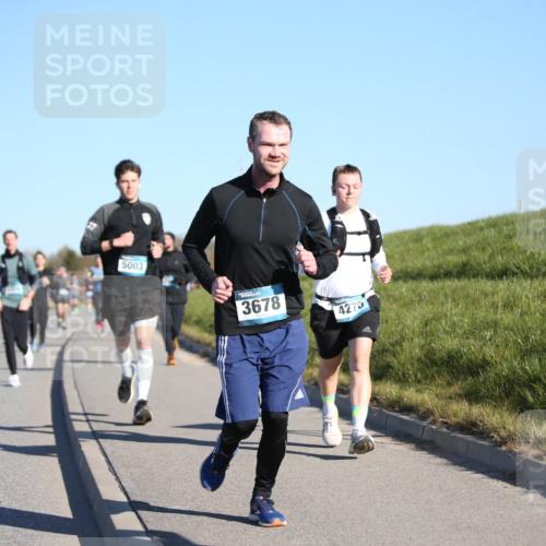 06.04.2025 - 44. Internationalen Wilhelmsburger Insellauf Jannik Wohlers http://msf.ph/oto/7614523 06.04.2025 09:31:13 Laufen 3268, 5003, 3678, 4270 meine-sportfotos.de