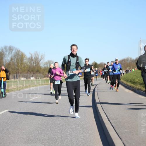 06.04.2025 - 44. Internationalen Wilhelmsburger Insellauf Jannik Wohlers http://msf.ph/oto/7614576 06.04.2025 09:31:16 Laufen 4107, 33, 378 meine-sportfotos.de