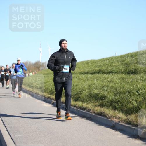 06.04.2025 - 44. Internationalen Wilhelmsburger Insellauf Jannik Wohlers http://msf.ph/oto/7614598 06.04.2025 09:31:17 Laufen 80 meine-sportfotos.de