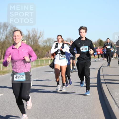 06.04.2025 - 44. Internationalen Wilhelmsburger Insellauf Jannik Wohlers http://msf.ph/oto/7614609 06.04.2025 09:31:19 Laufen 4107, 218, 4386, 3772, 4399, 32 meine-sportfotos.de