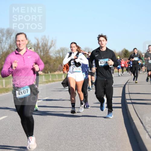 06.04.2025 - 44. Internationalen Wilhelmsburger Insellauf Jannik Wohlers http://msf.ph/oto/7614610 06.04.2025 09:31:19 Laufen 4107, 3772, 4386, 4399, 3218, 3212, 4185 meine-sportfotos.de