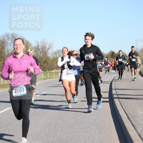 06.04.2025 - 44. Internationalen Wilhelmsburger Insellauf Jannik Wohlers http://msf.ph/oto/7614612 06.04.2025 09:31:19 Laufen 4107, 3218, 37, 43, 3212, 3772, 4399, 185 meine-sportfotos.de