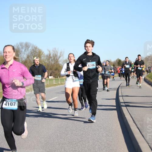 06.04.2025 - 44. Internationalen Wilhelmsburger Insellauf Jannik Wohlers http://msf.ph/oto/7614616 06.04.2025 09:31:20 Laufen 4107, 3390, 3218, 337, 4386, 3212, 4185 meine-sportfotos.de