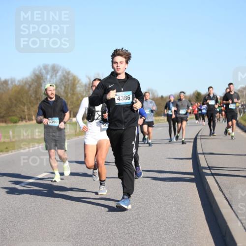 06.04.2025 - 44. Internationalen Wilhelmsburger Insellauf Jannik Wohlers http://msf.ph/oto/7614620 06.04.2025 09:31:21 Laufen 4107, 3390, 32, 4386, 4399, 4276, 3212, 4185 meine-sportfotos.de