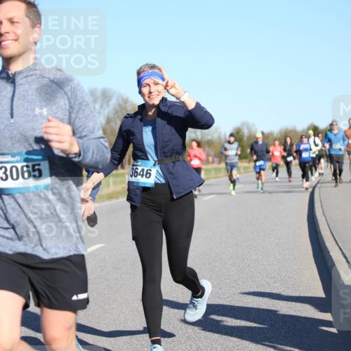 06.04.2025 - 44. Internationalen Wilhelmsburger Insellauf Jannik Wohlers http://msf.ph/oto/7614663 06.04.2025 09:31:27 Laufen 3065, 3646 meine-sportfotos.de