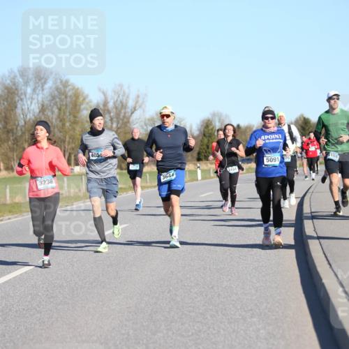 06.04.2025 - 44. Internationalen Wilhelmsburger Insellauf Jannik Wohlers http://msf.ph/oto/7614675 06.04.2025 09:31:32 Laufen 3238, 405, 4323, 3644, 3101, 4, 3, 5091, 79, 104, 3873, 337 meine-sportfotos.de